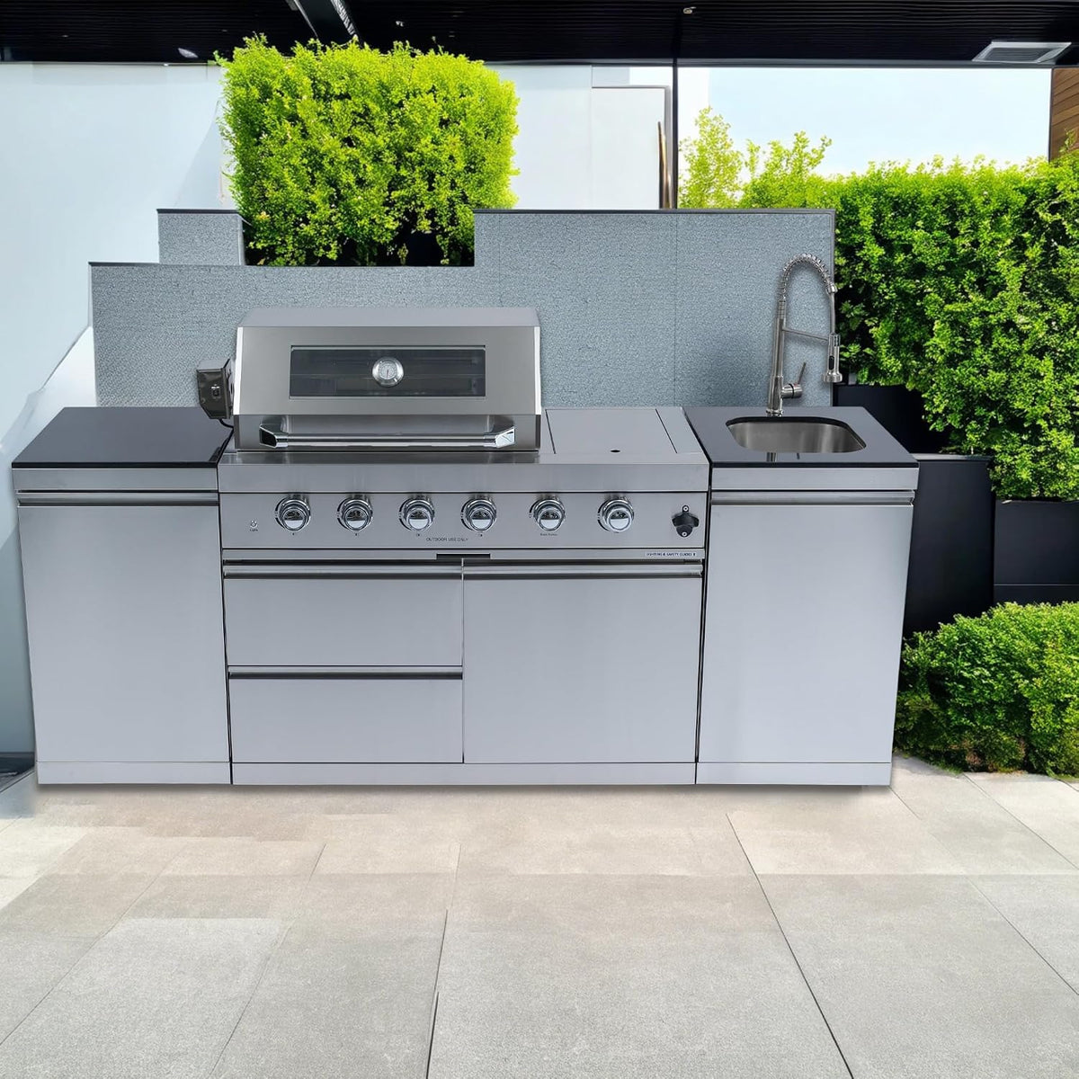 85" 4-Burner Gas Grill Island W/Sink & Granite
