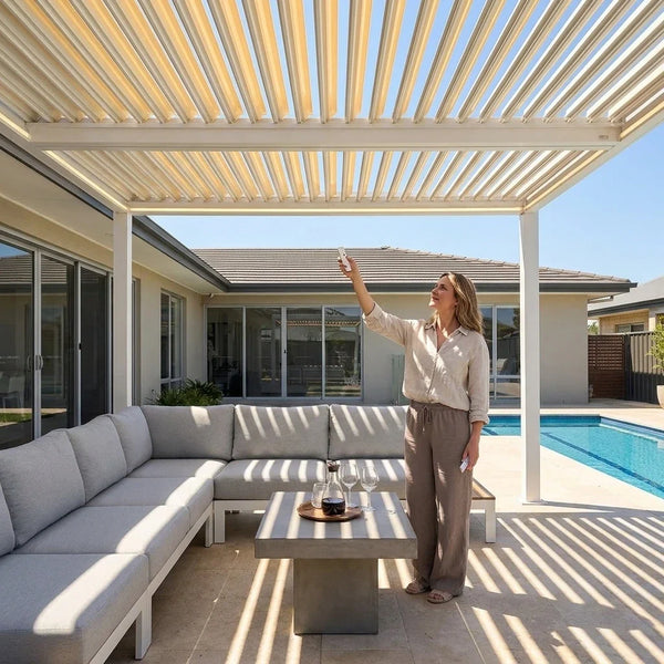 Aluminum Louvered Pergola with Adjustable Roof & Drainage